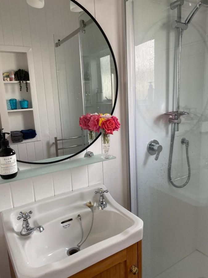 Wee Blue Bnb- Central Cosy Villa Timaru Luaran gambar