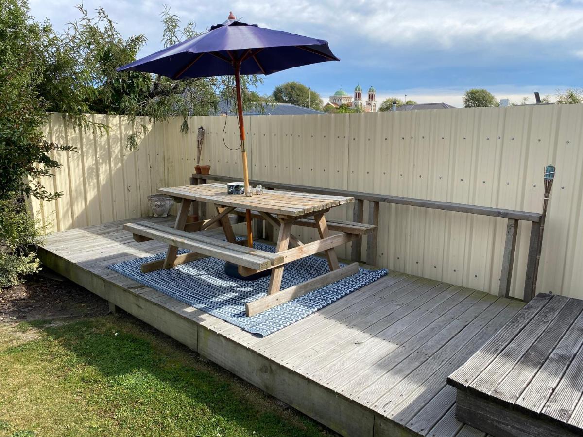 Wee Blue Bnb- Central Cosy Villa Timaru Luaran gambar