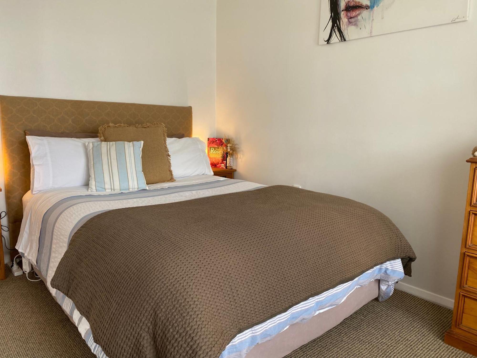 Wee Blue Bnb- Central Cosy Villa Timaru Luaran gambar
